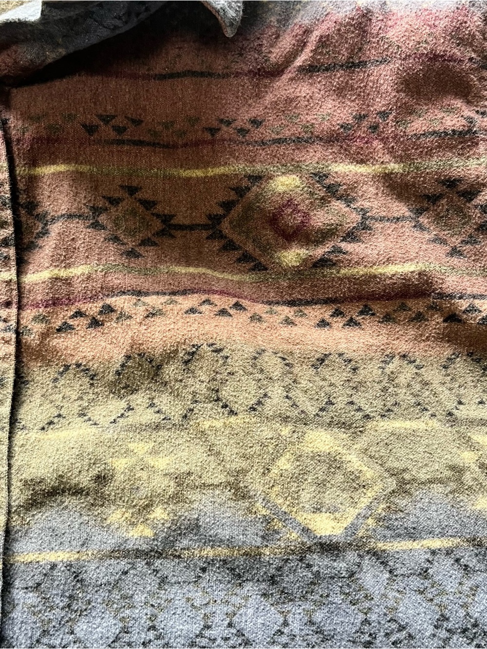 Cabelas Western Flannel Men's XL Southwestern Pattern - Picture 3 of 5